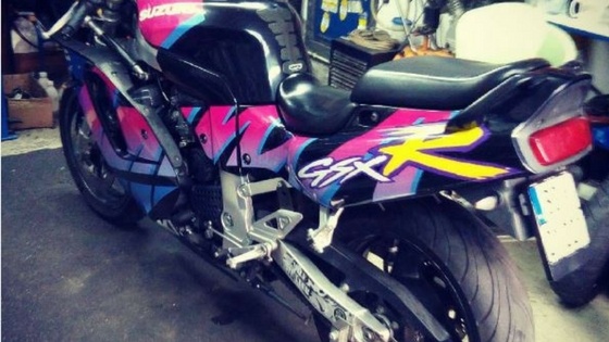 awesome Suzuki bike decals and airbrush art