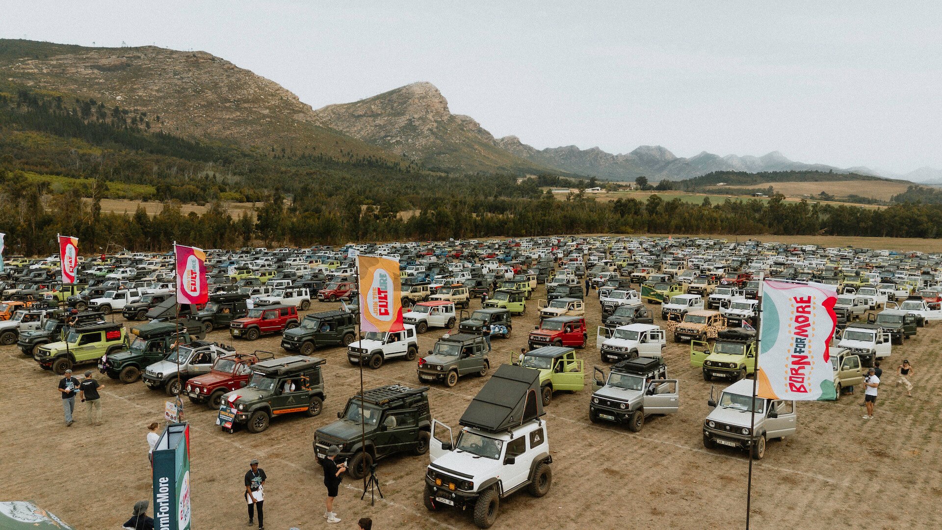 Jimny Gathering 2025 cars on the field 