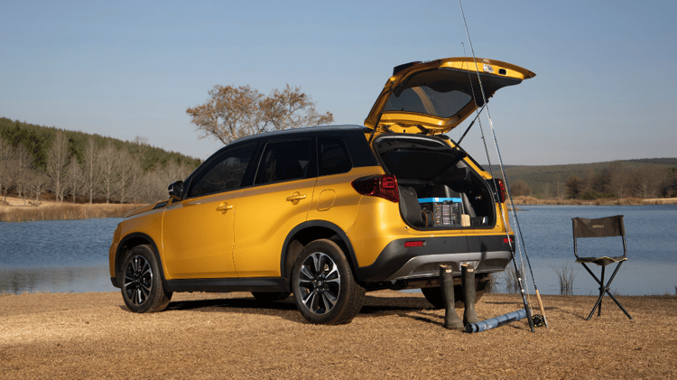 Yellow Suzuki Vitara (1)