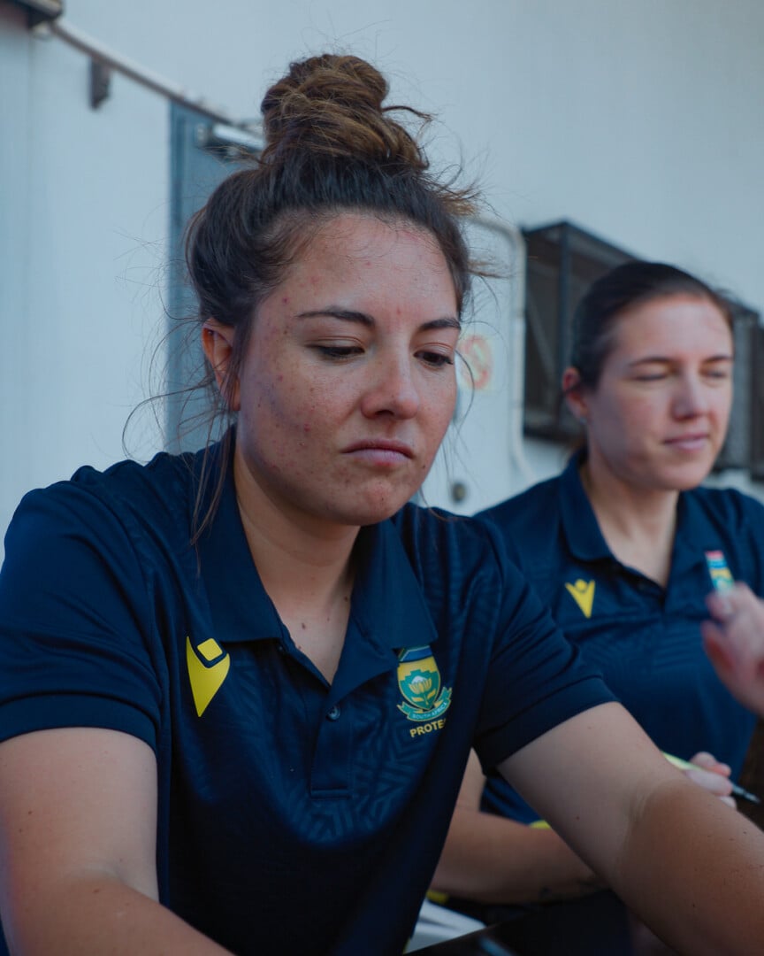 CSA Women looking down 